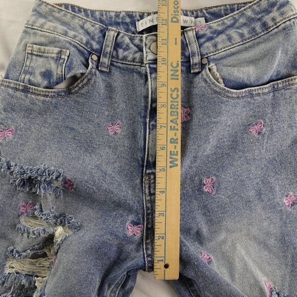 Tinseltown Juniors Embroidery Butterflies Distressed Jeans Size 7 - Picture 9 of 10